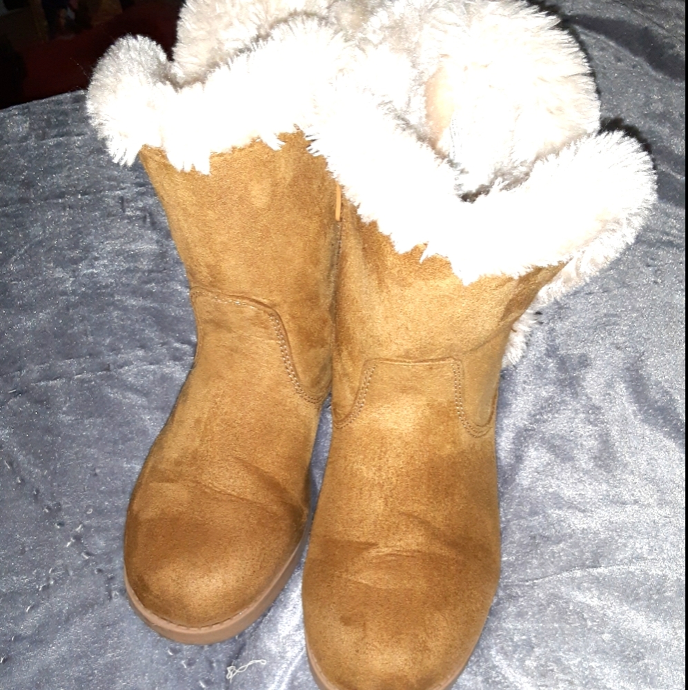 Winter, 100% suede upper & faux-fir boots